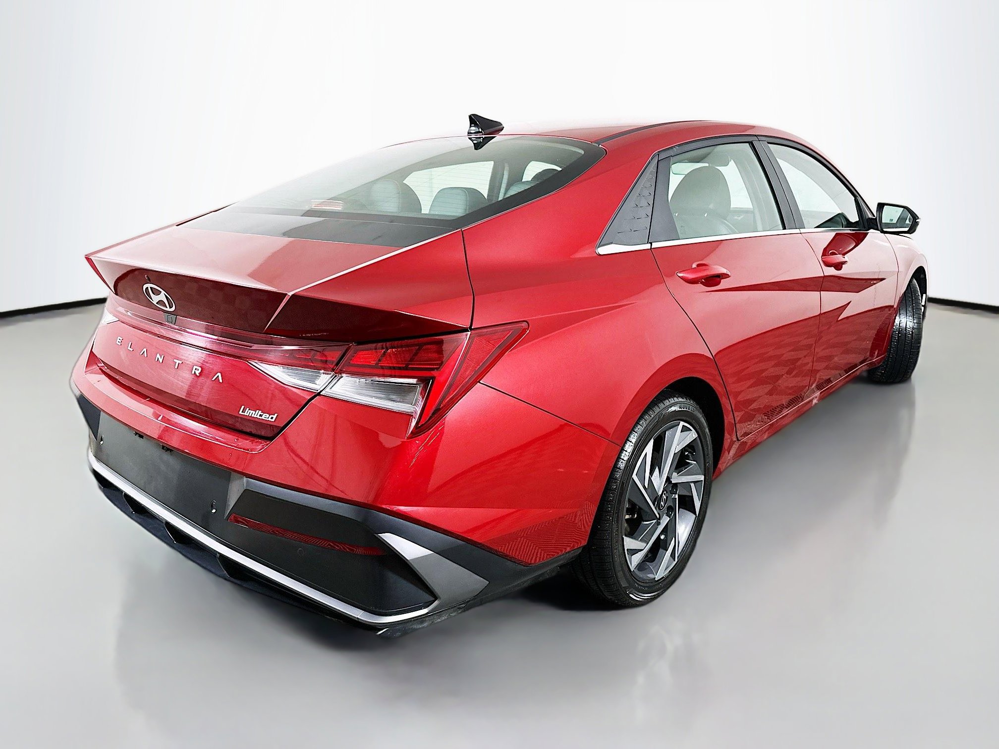 Certified 2024 Hyundai Elantra Limited image 7