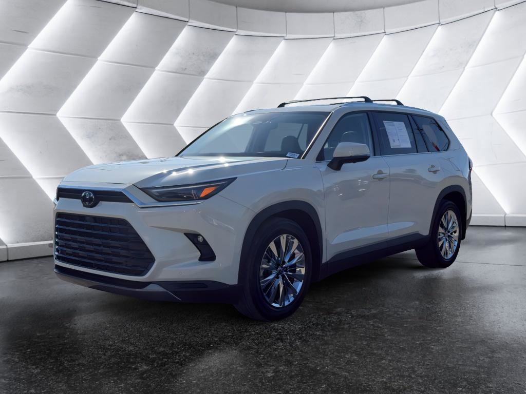 Used 2024 Toyota Grand Highlander Platinum image 3