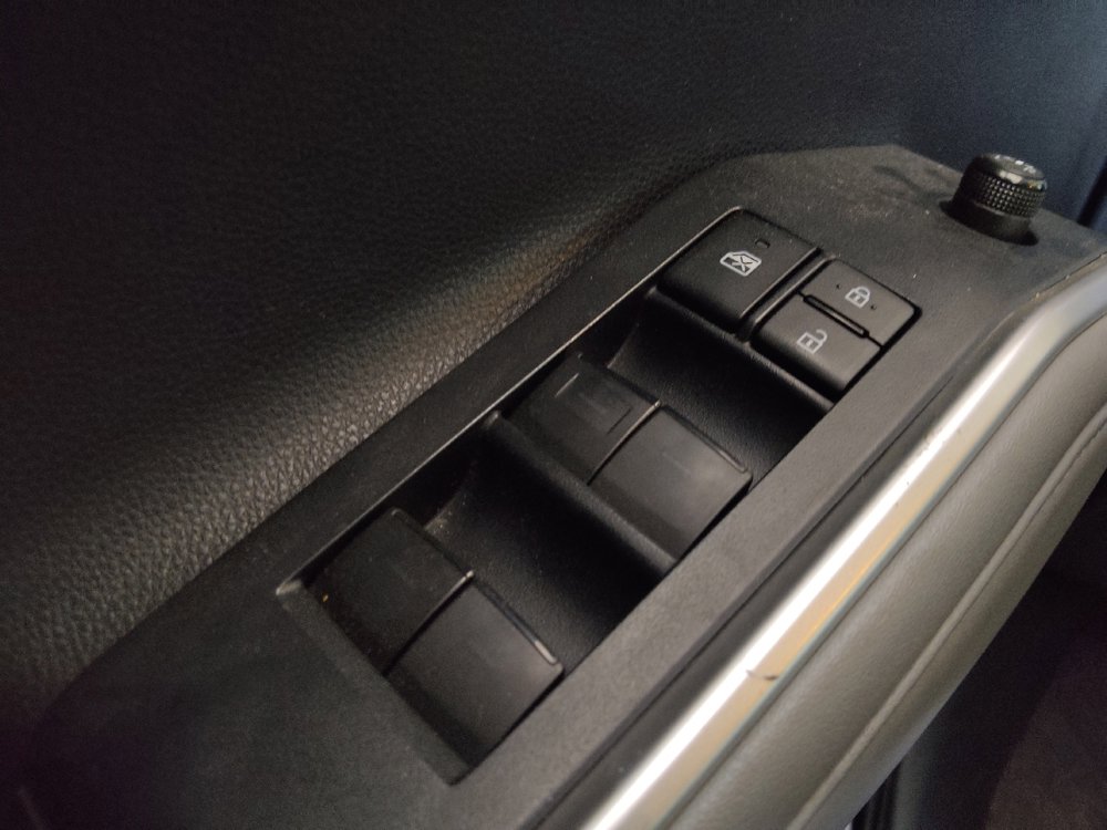 Used 2022 Toyota Highlander LE FWD image 27
