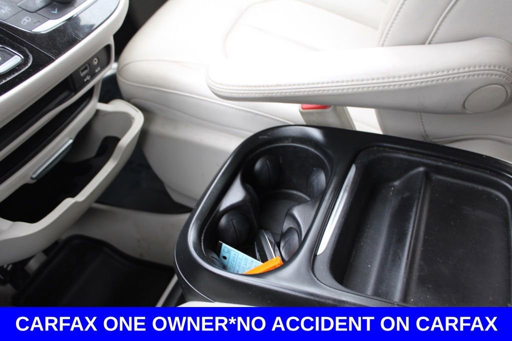 Used 2017 Chrysler Pacifica Touring-L image 45