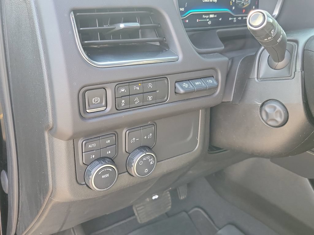 Used 2023 Chevrolet Suburban Premier AWD/4WD image 29