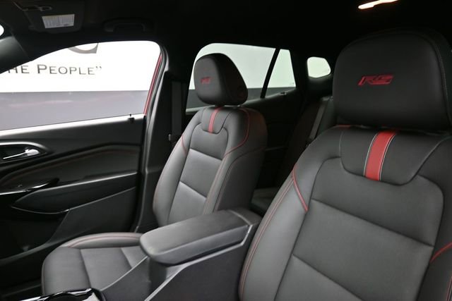 Used 2025 Chevrolet Trax RS FWD image 16