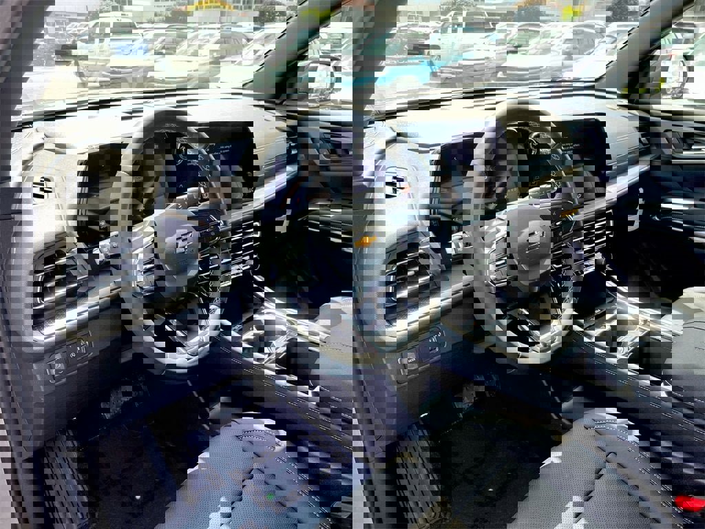 New 2025 Chevrolet Traverse LT w/ Driver Confidence Package image 10