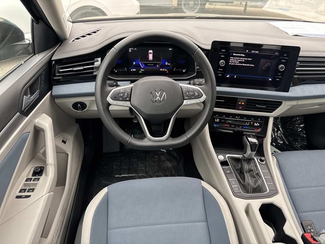 New 2025 Volkswagen Jetta SE FWD image 8