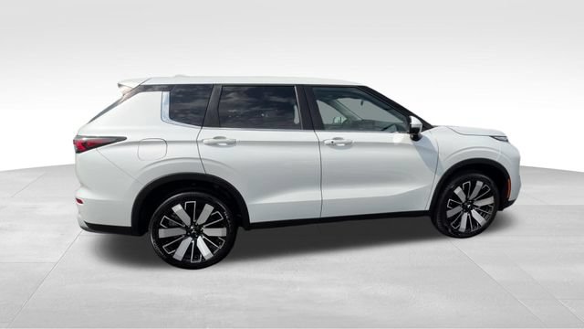 Used 2025 Mitsubishi Outlander SE FWD image 8