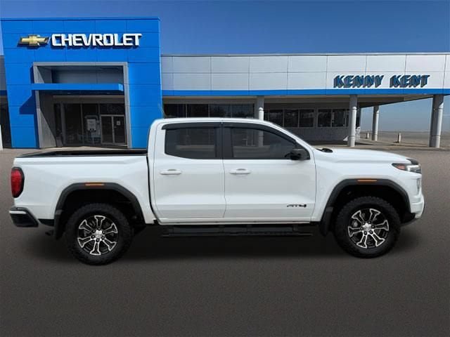Certified 2024 GMC Canyon AT4 w/ AT4 Premium Package AWD/4WD image 4