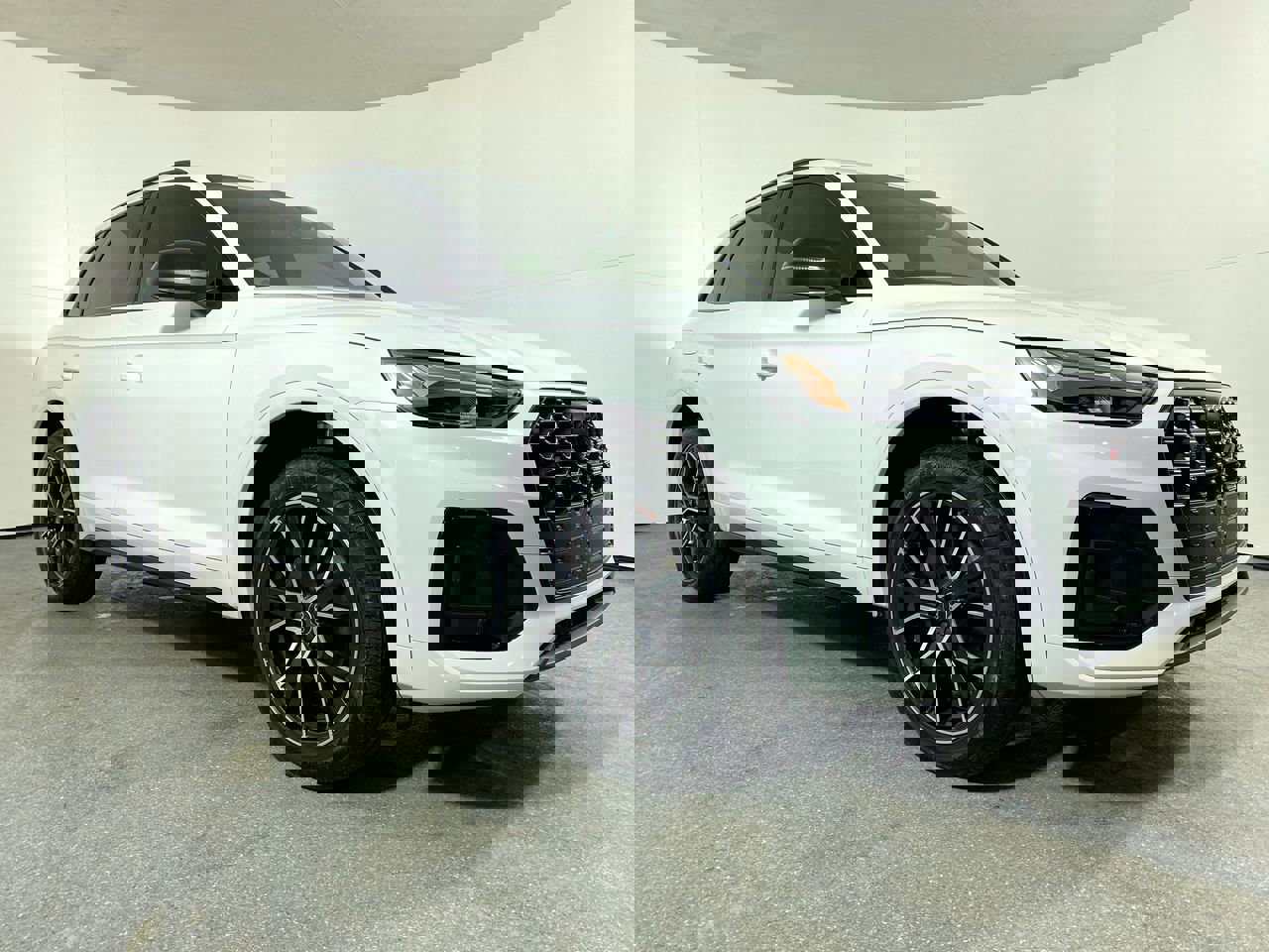 Certified 2023 Audi SQ5 Premium Plus w/ Premium Plus Package image 3