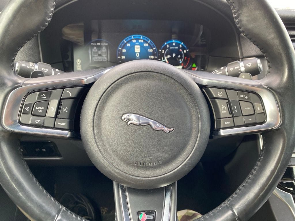 Used 2017 Jaguar XF S AWD/4WD image 17