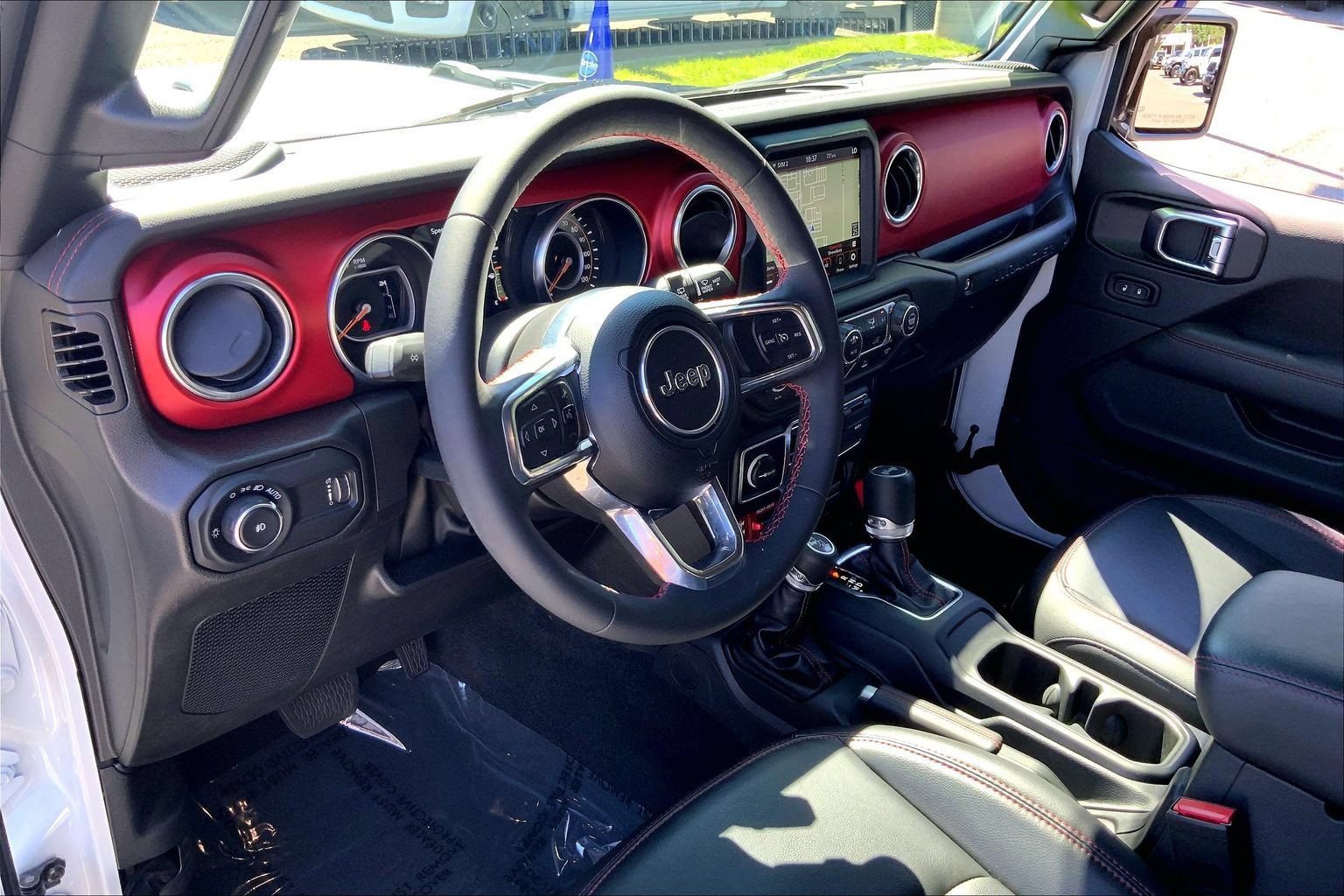 Used 2023 Jeep Wrangler Unlimited Rubicon AWD/4WD image 16