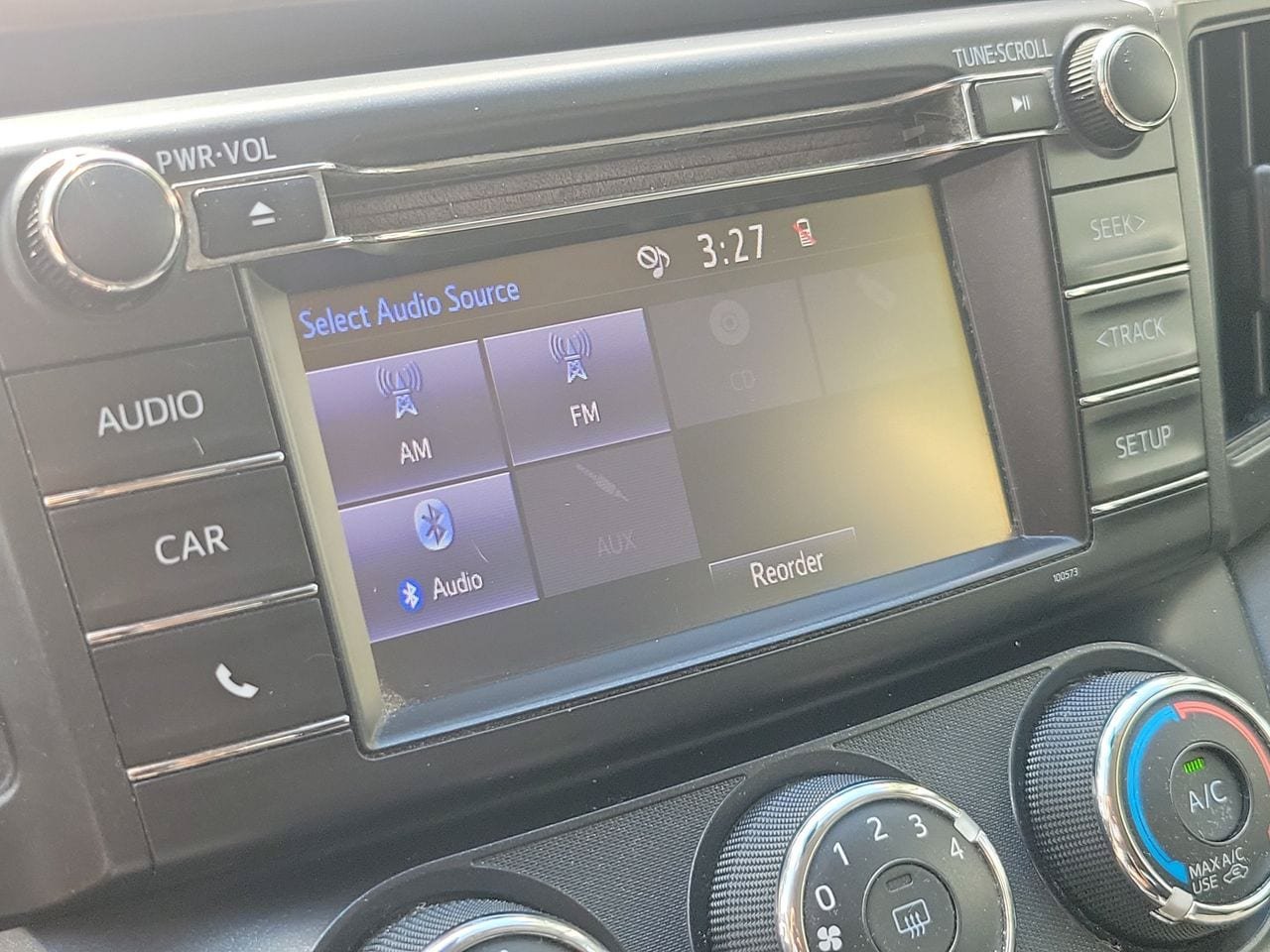 Used 2018 Toyota RAV4 LE FWD image 24