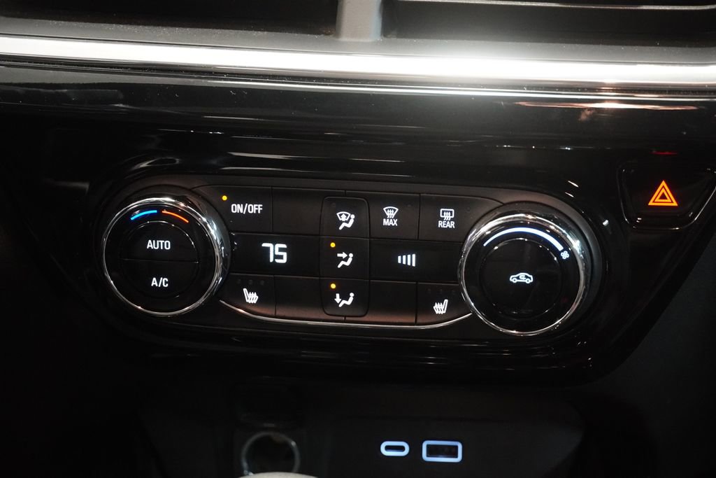 Used 2024 Chevrolet Trax RS w/ Driver Confidence Package image 20