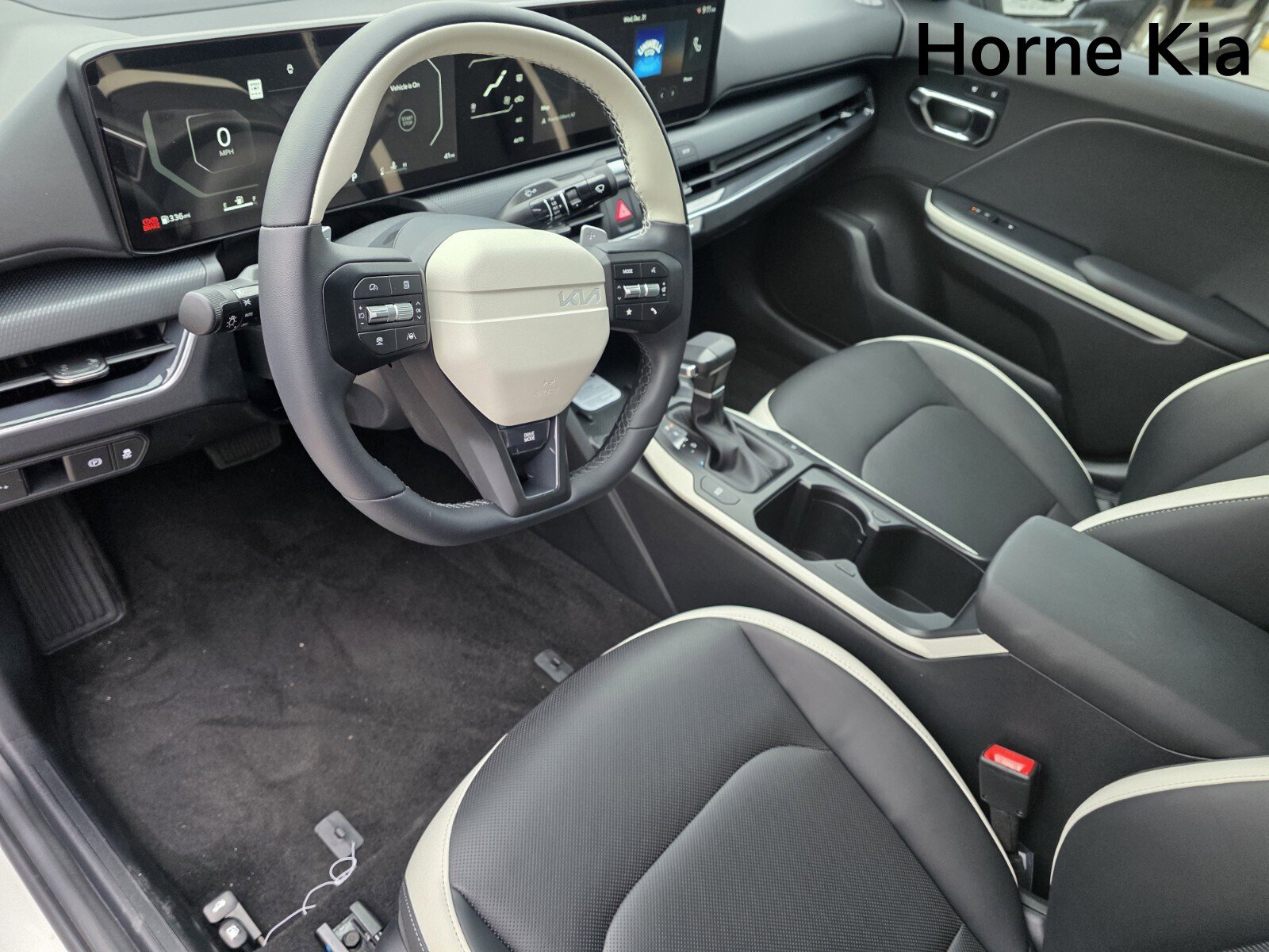 New 2025 Kia K4 GT-Line image 11