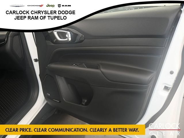 New 2026 Jeep Compass Latitude w/ Sun and Sound Group AWD/4WD image 33