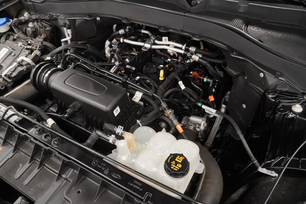 Used 2022 Ford Explorer XLT w/ Equipment Group 202A image 56