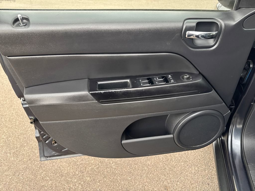 Used 2014 Jeep Compass Sport w/ Power Value Group image 10