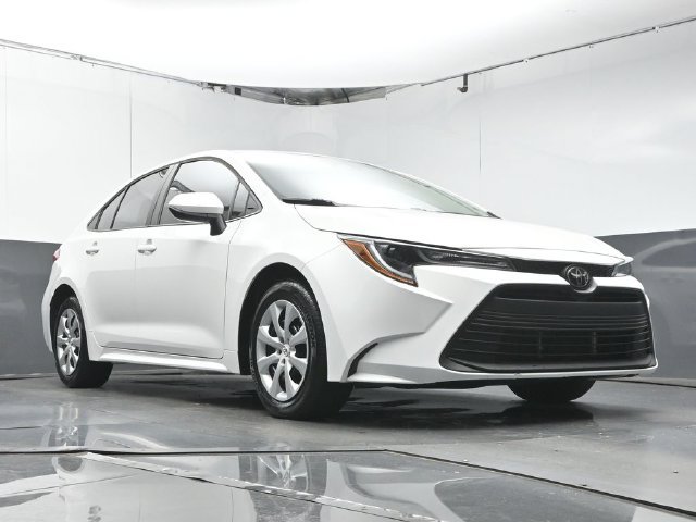 Used 2024 Toyota Corolla LE FWD image 31