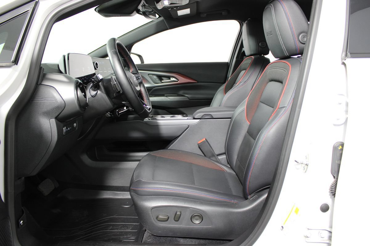 Used 2024 Chevrolet Equinox EV RS FWD image 6
