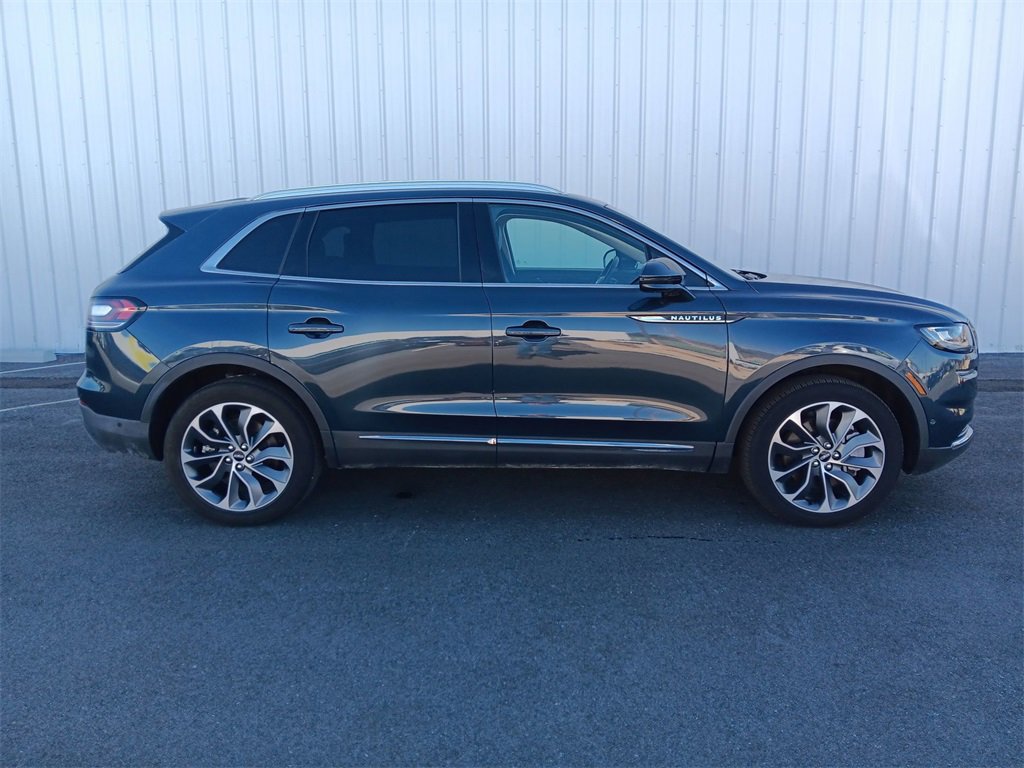 Used 2023 Lincoln Nautilus Reserve w/ Equipment Group 201A image 2