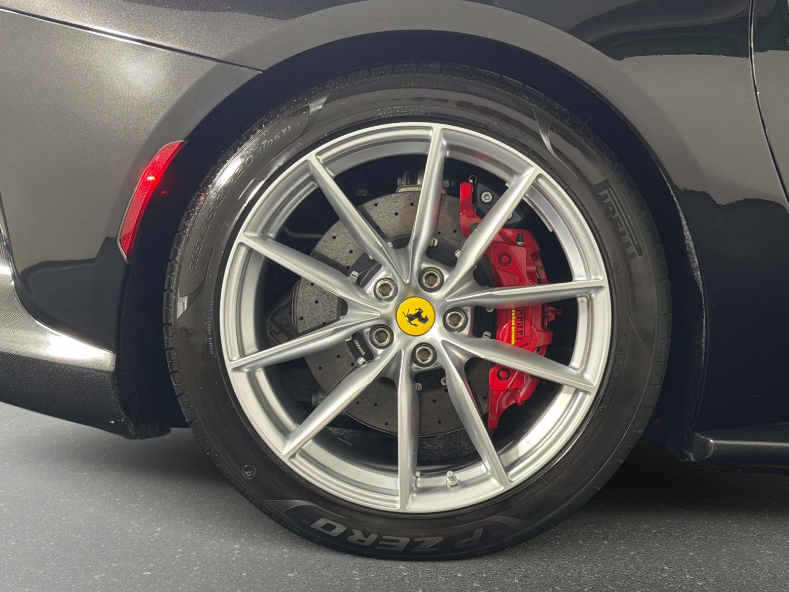 Used 2021 Ferrari 812 GTS RWD image 19