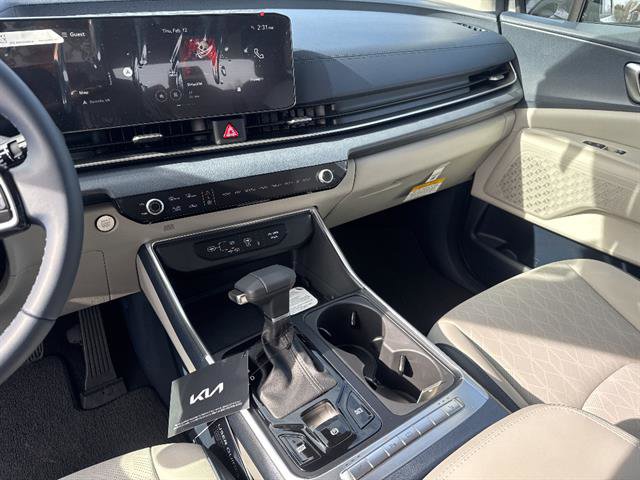 New 2026 Kia Carnival EX FWD image 10