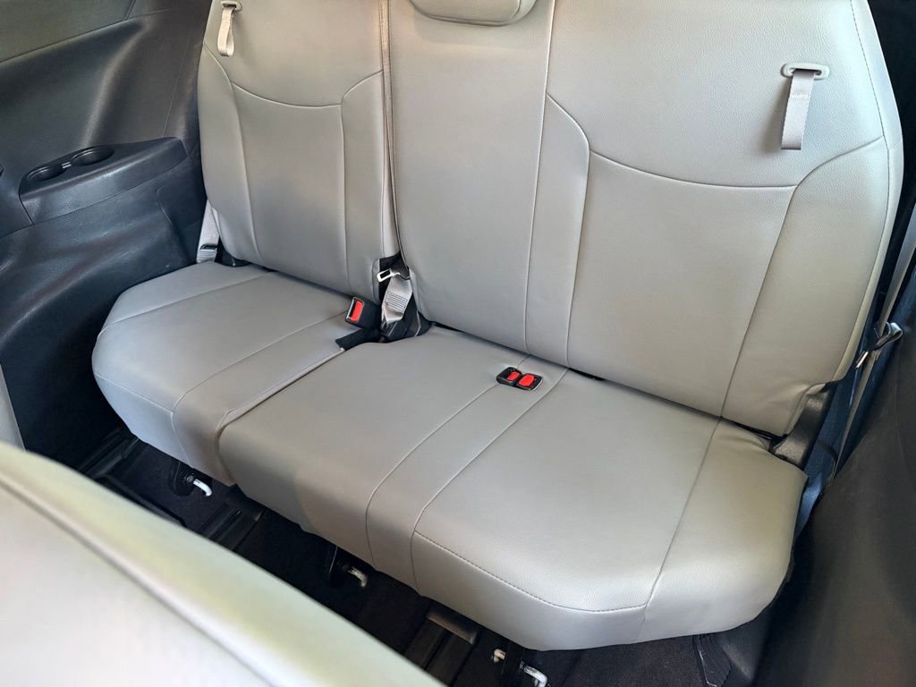 Used 2025 Toyota Sienna XLE w/ XLE Plus Package AWD/4WD image 20