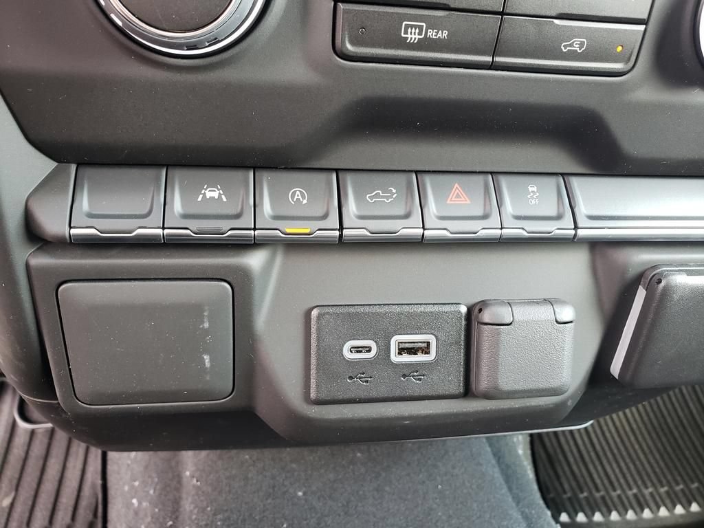 New 2026 Chevrolet Silverado 1500 Custom w/ LPO, Dark Essentials Package AWD/4WD image 30