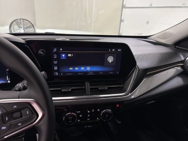 Certified 2024 Chevrolet Trax ACTIV w/ Sunroof Package FWD image 25