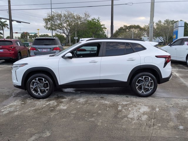 Used 2024 Chevrolet Trax LT w/ Driver Confidence Package image 9