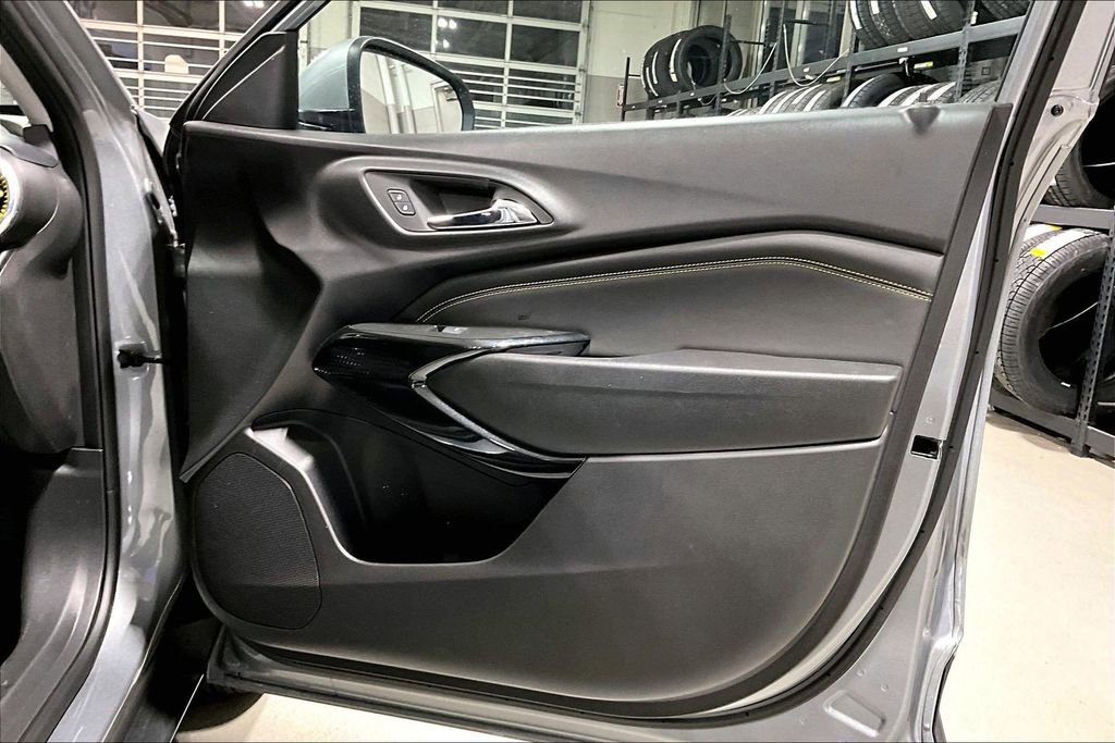 Used 2025 Chevrolet Trax LT w/ Driver Confidence Package image 22