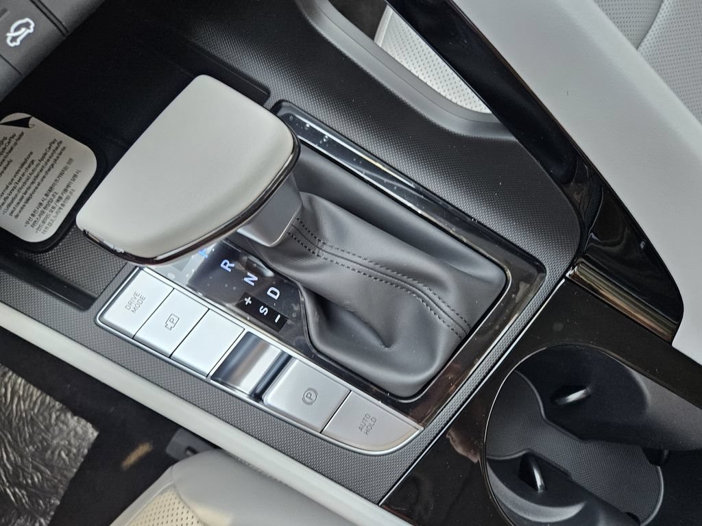 New 2026 Hyundai Elantra Limited FWD image 20