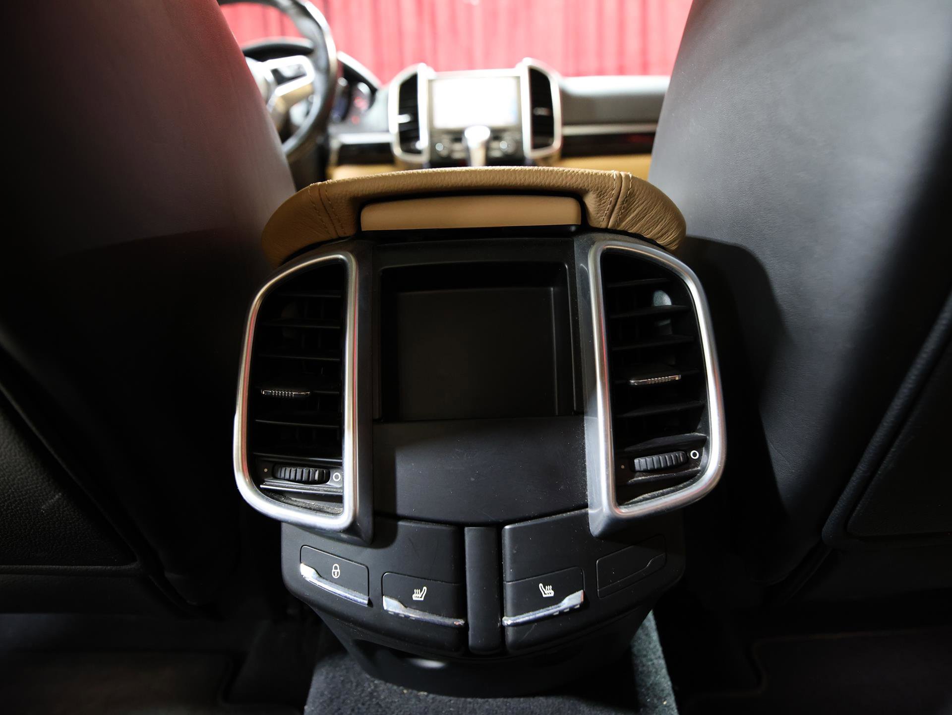 Used 2017 Porsche Cayenne S w/ Premium Plus Package image 15