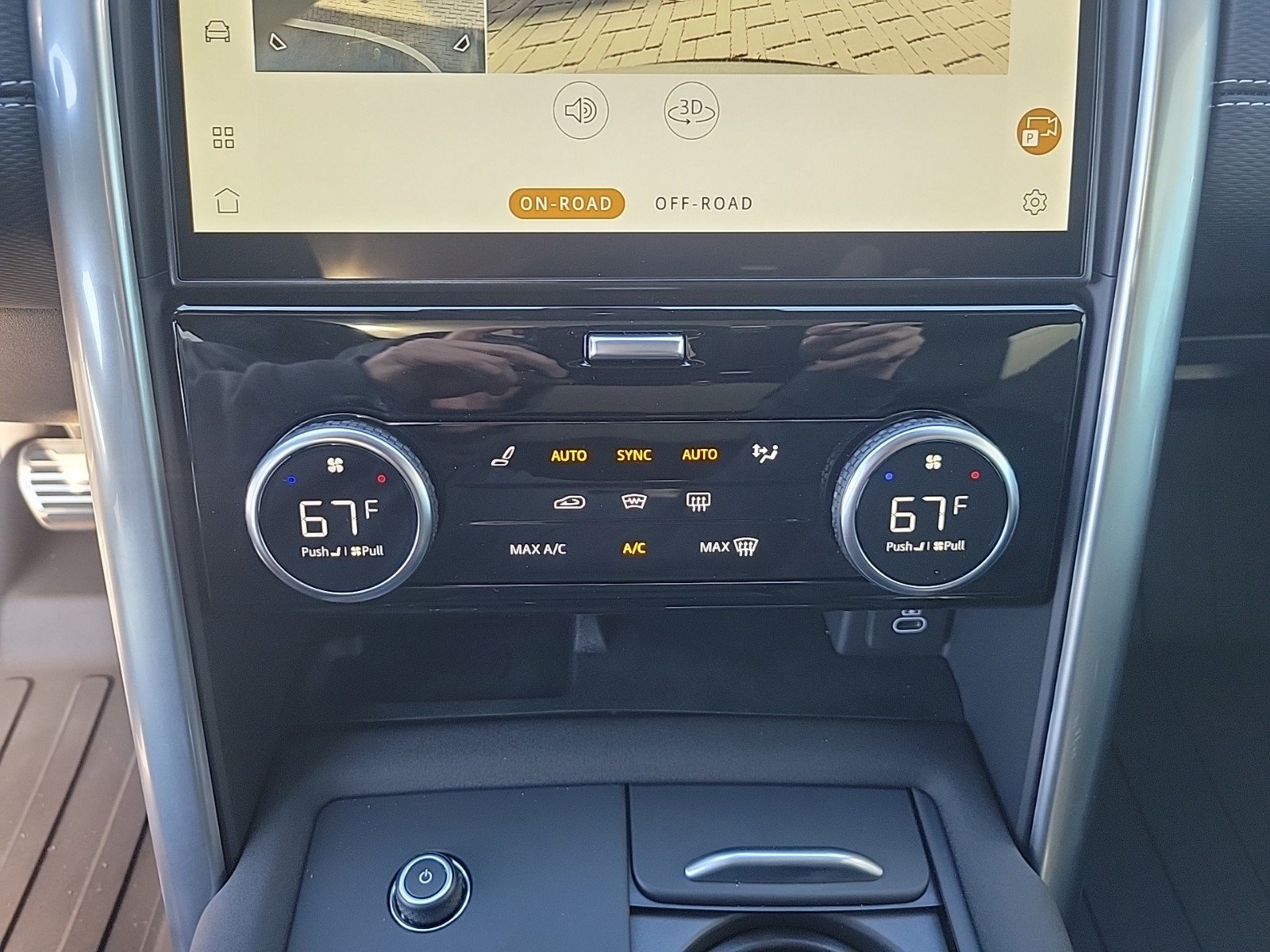 Certified 2025 Land Rover Discovery Dynamic SE AWD/4WD image 31