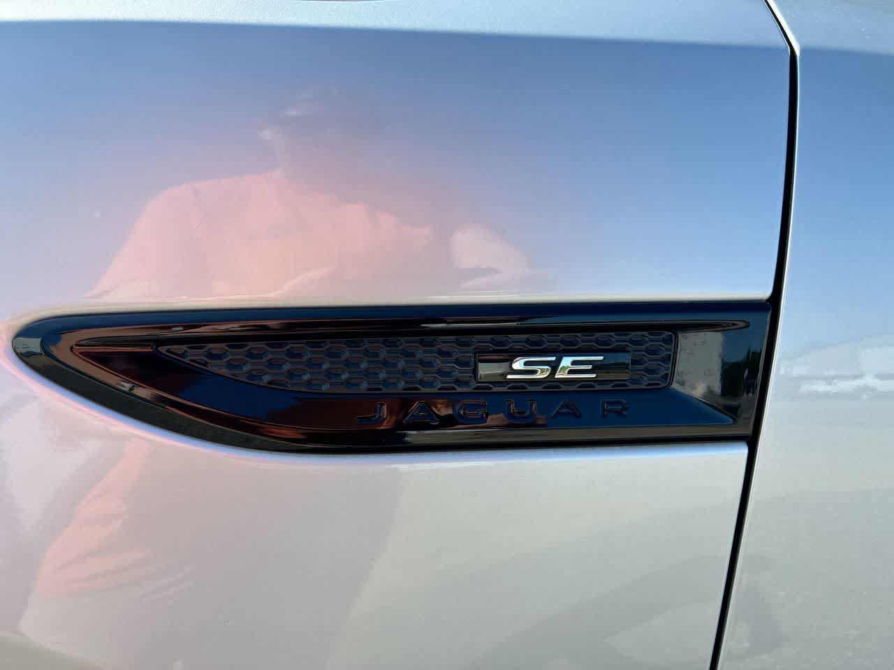 Used 2020 Jaguar E-PACE SE AWD/4WD image 32