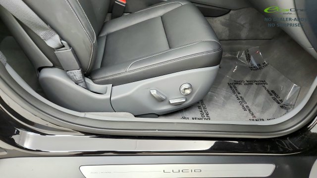 Used 2025 Lucid Air Pure RWD image 37