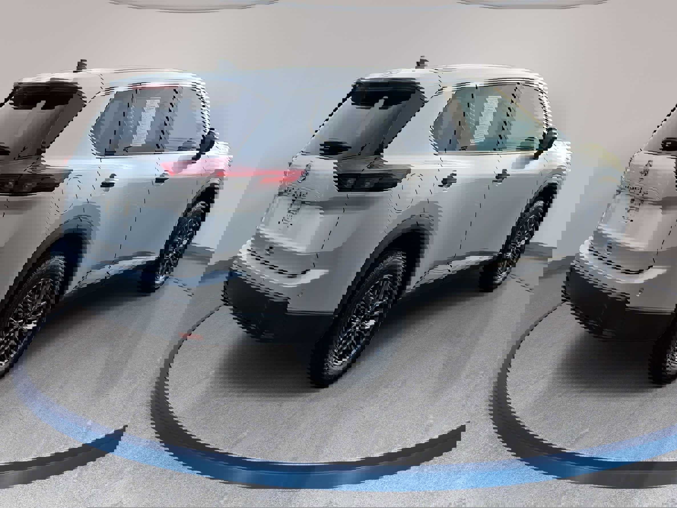 Used 2024 Nissan Rogue S image 5