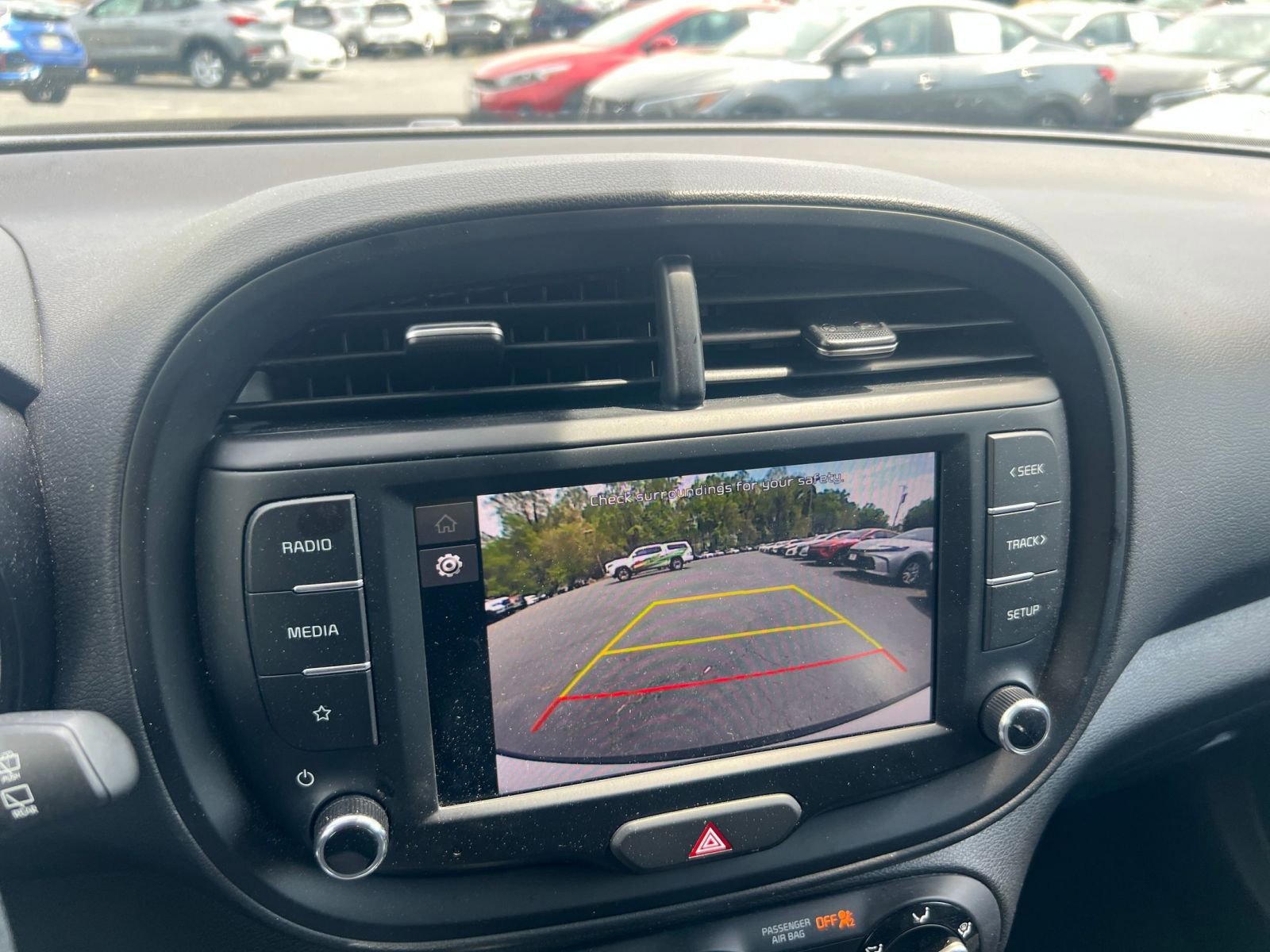 Used 2025 Kia Soul LX w/ LX Technology Package FWD image 20