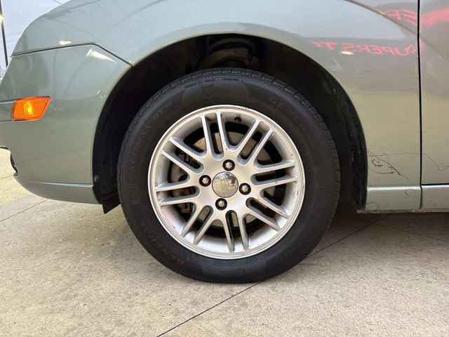 Used 2005 Ford Focus ZXW Wagon image 5