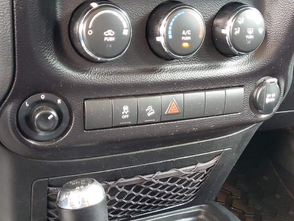 Used 2017 Jeep Wrangler Unlimited Sport w/ Quick Order Package 24S AWD/4WD image 14