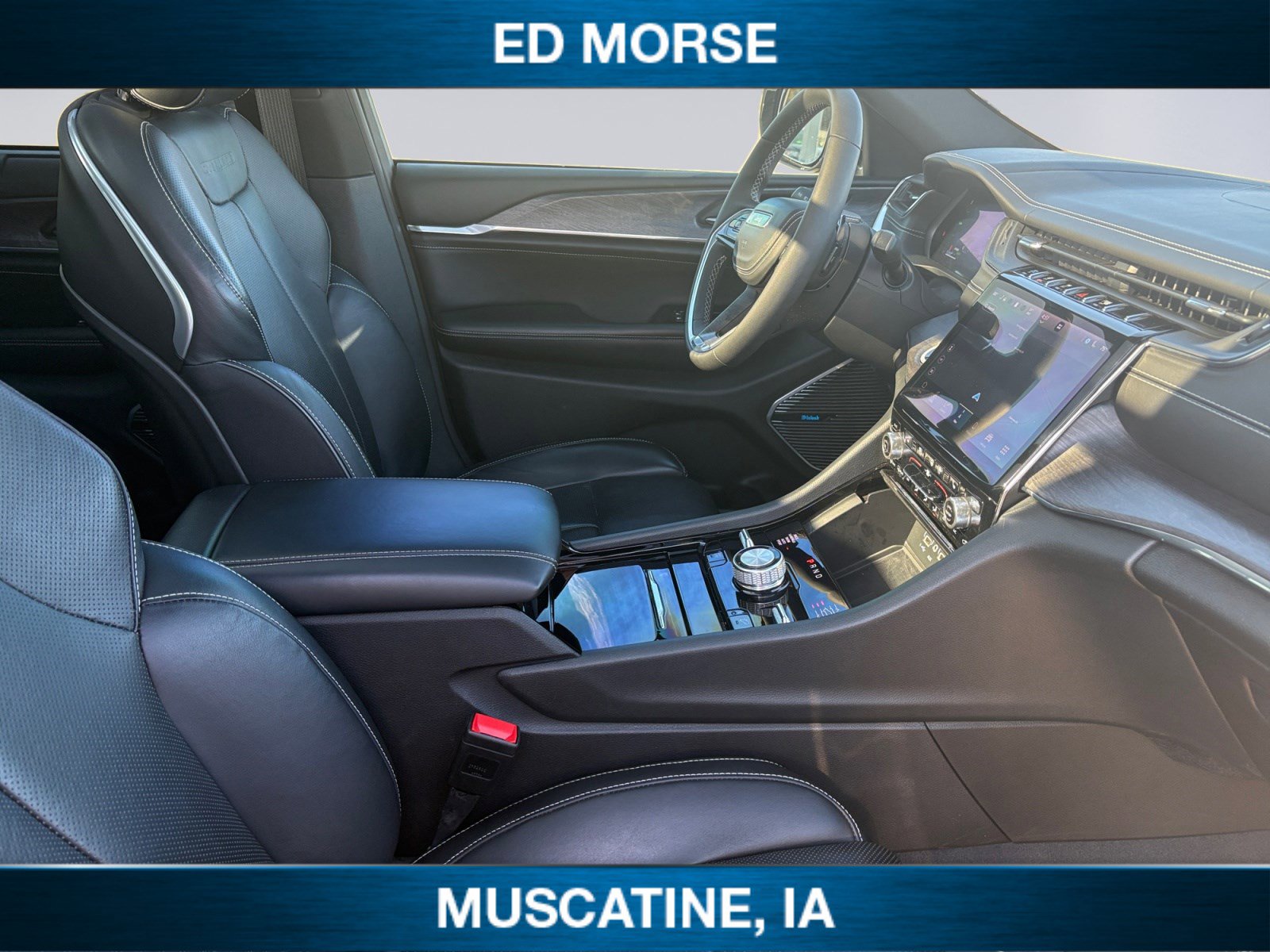 Used 2023 Jeep Grand Cherokee Overland w/ Luxury Tech Group IV image 15