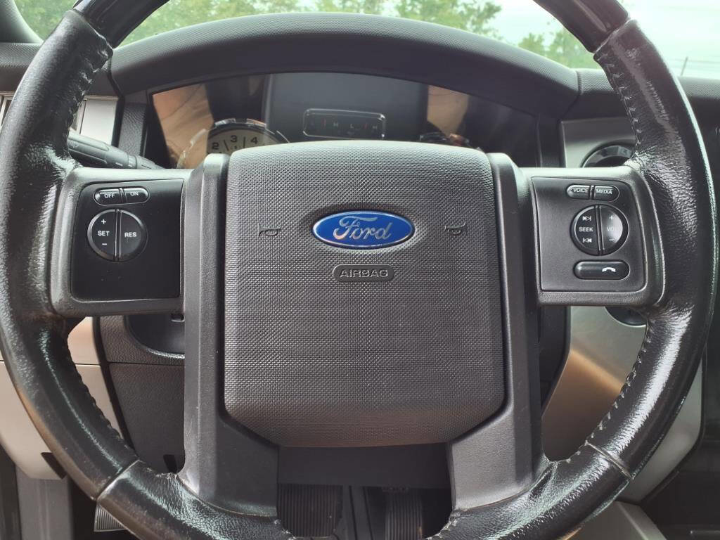 Used 2013 Ford Expedition Limited image 24