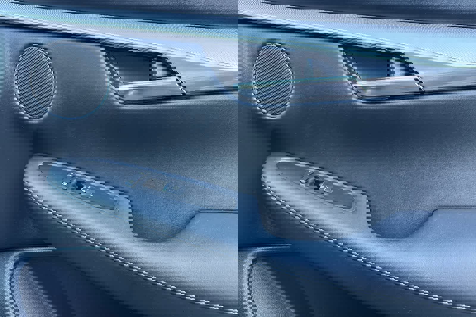 Used 2019 INFINITI QX50 Luxe w/ Navigation Package image 19