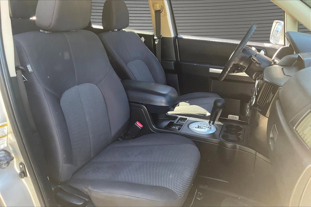 Used 2011 Mitsubishi Endeavor LS AWD/4WD image 27