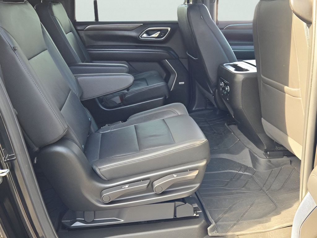 Used 2023 Chevrolet Suburban Z71 w/ Luxury Package AWD/4WD image 16