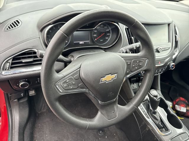 Used 2018 Chevrolet Cruze LT image 16