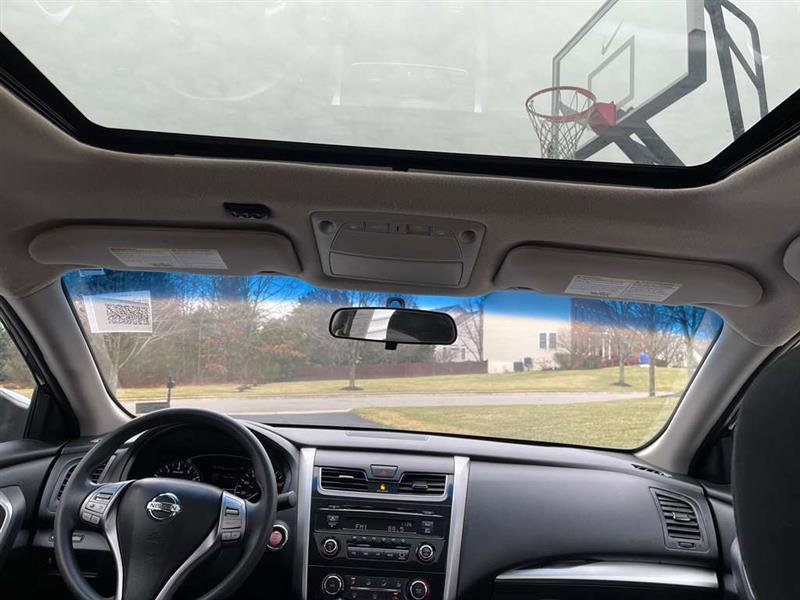 Used 2014 Nissan Altima 2.5 S w/ Sport Value Package image 9