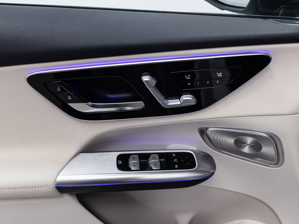 Used 2026 Mercedes-Benz GLC 350e 4MATIC image 6