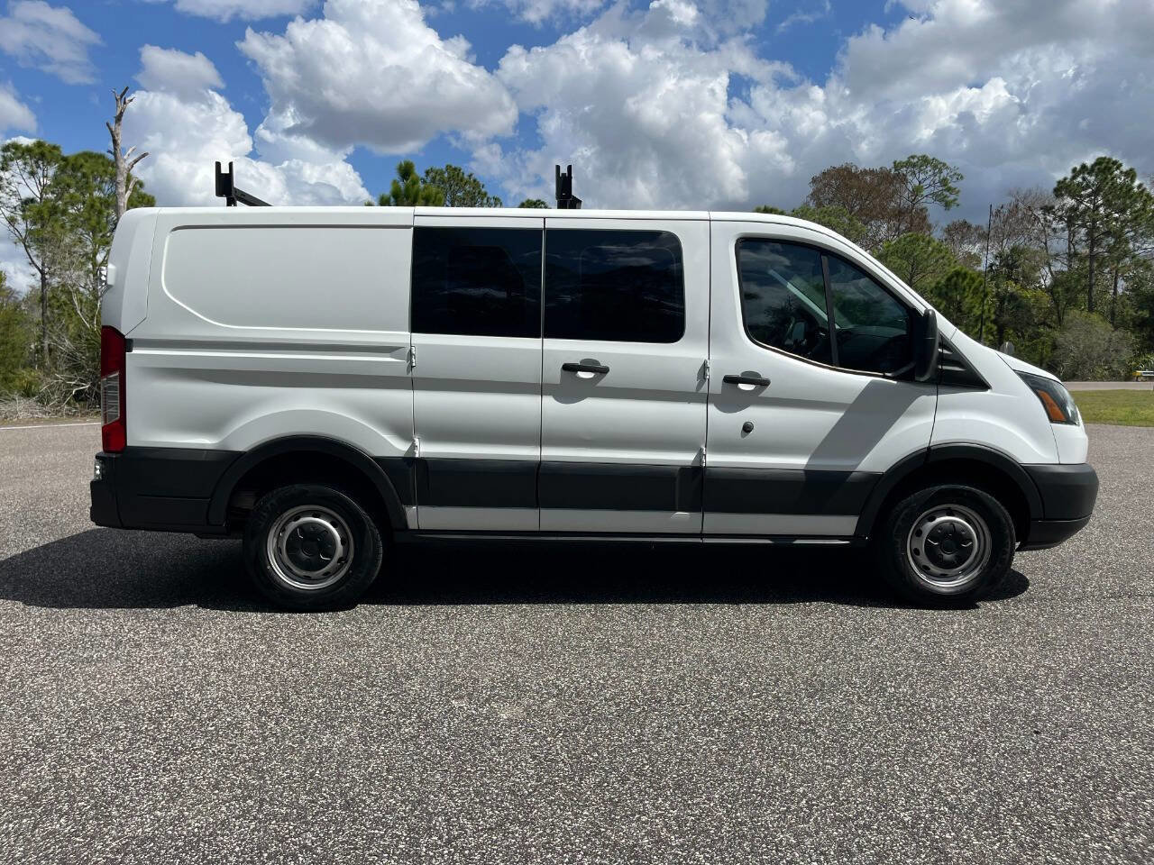 Used 2017 Ford Transit 250 250 3dr SWB Low Roof Cargo Van image 6