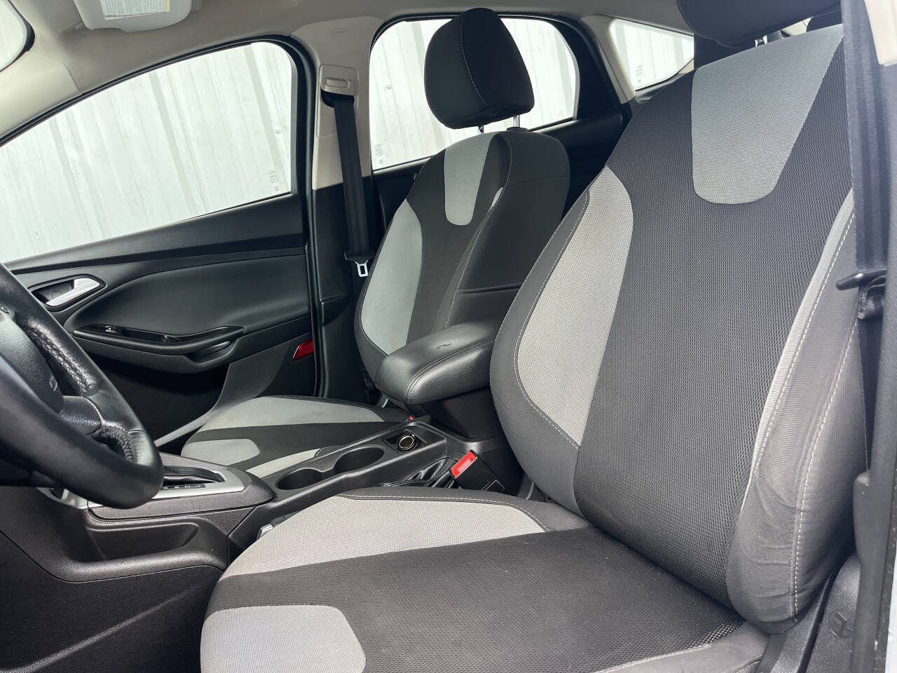 Used 2014 Ford Focus SE w/ SE Sport Package FWD image 10