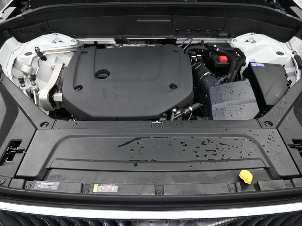 Certified 2025 Volvo XC90 B6 Ultra w/ Protection Package image 13