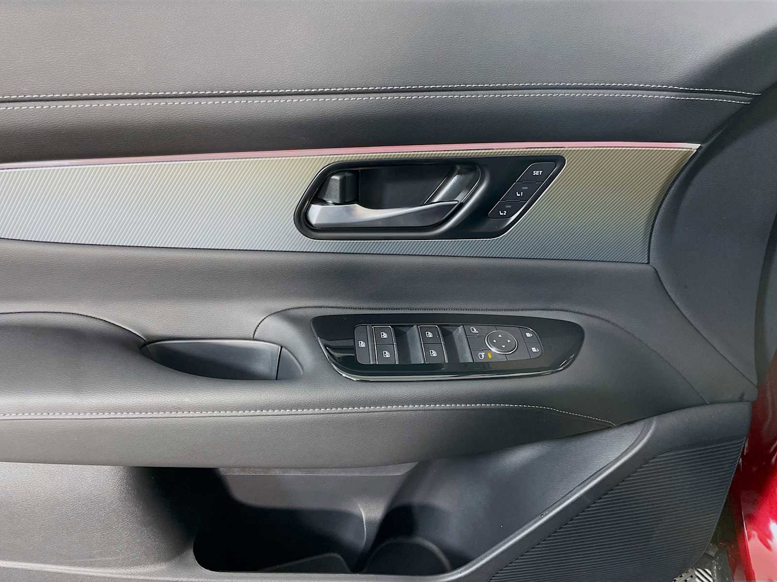 Used 2025 Nissan Murano SL image 16